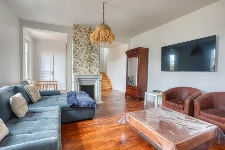 Spacious house for 8 people with garden