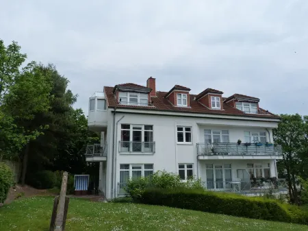 Top apartment with 2 bedrooms, balcony and internet flat rate