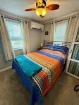 Historic Tiny Cottage Just a Short Walk to the Lake. Pet Friendly!