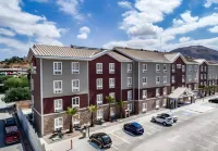 Extended Suites Queretaro Juriquilla Hotels in Сантьяго-де-Керетаро