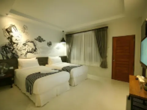 Koh Ngai Paradise Beach Resort Hotels in Koh Ngai