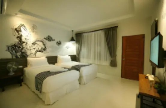 Koh Ngai Paradise Beach Resort