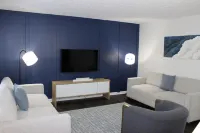 Games/10 Min to GrandPark/30 mins to INDY/Sleeps 14/