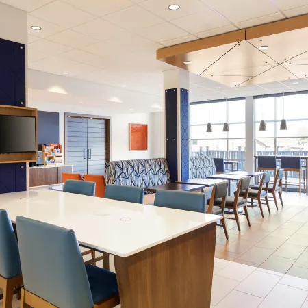 Holiday Inn Express & Suites Colby by IHG