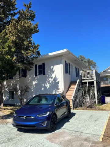 Charming 2-bedroom in Carolina Beach walking distance to beach