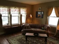 3 Blocks from the Mississippi River in the Park-To-Park Historic District. Hotels in Fort Madison