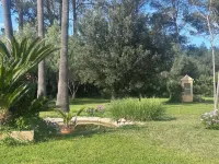 Beautiful very quiet villa with pool, large terraces and a large garden.