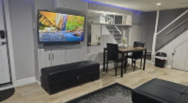 Lofty Cozy Suite near Nassau Coliseum and Hofstra University Hotels in Hempstead