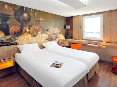 Ibis Budget Lille Marcq-en-Baroeul Hotels near Église Notre-Dame de Lourdes