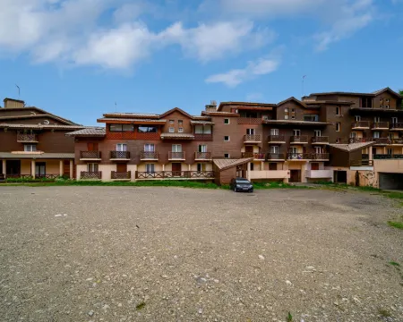 LE SCHUSS 5 Hotels in Allos