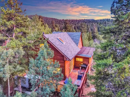 Best Hot Tub View in Bailey - Family & Pet Friendly BBQ / Hot Tub / Near Denver Отели в г. Бейли