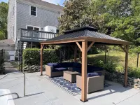 POOL, LARGE NEWLY RENOVATED: 4+ Bedroom, lots of room
