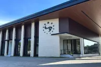 New Surya Hotel Hotels in Genteng