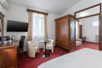 Arc de Triomphe by Residence Hotels Hotels near "King Michael I" Park