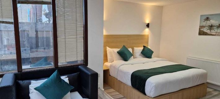 Crown House Hotels in Oxford