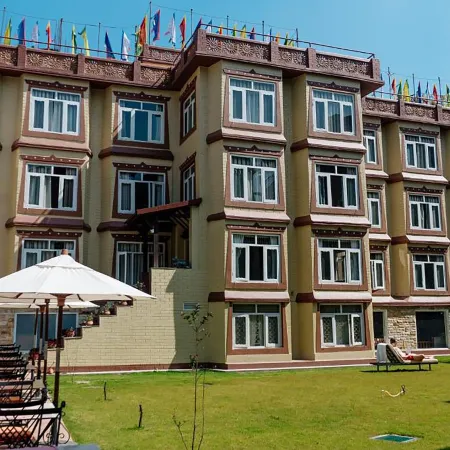 Shambaling Boutique Hotel Отели рядом с достопримечательностью «Боудханат Ступа»