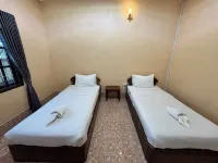 โรงแรมไผ่ถาวร