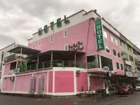 M Season Boutique Hotel Sdn Bhd Hotels near The Parenthood Lotus's Sungai Petani (South)
