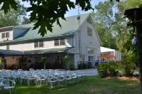 Timber House Resort Hotel a Trenton