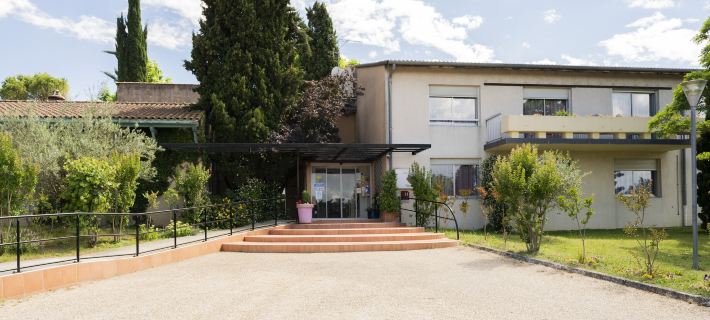 Logis Hotel Restaurant Spa les Oliviers Hotels in Drôme