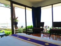 ชมทะเล รีสอร์ท หาดเจ้าสำราญ โรงแรมในอำเภอ บ้านแหลม
