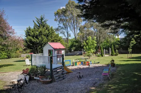 Yarra Gables Отели рядом с достопримечательностью «Helen & Joey Estate - Best Wineries Yarra Valley, Gruyere»