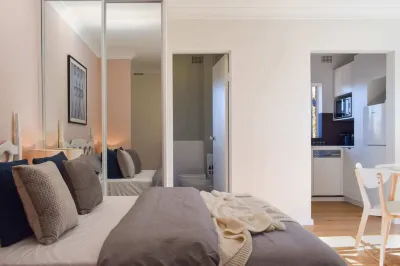 Sun-Drenched 1 Bed Studio Apartment in Newtown Hotels near Funky Monkey cafe at Newtown