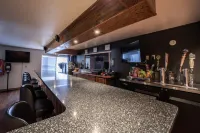Clover Creek Inn - Bar