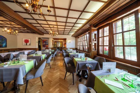 Hotel Munsch Restaurant & Wellness, Colmar Nord - Haut-Koenigsbourg Отели в г. Ла Вансель