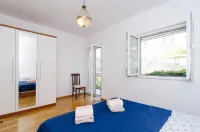 Apartment Marela Hotels in Komolac