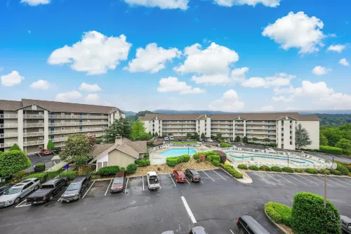 Whispering Pines 124