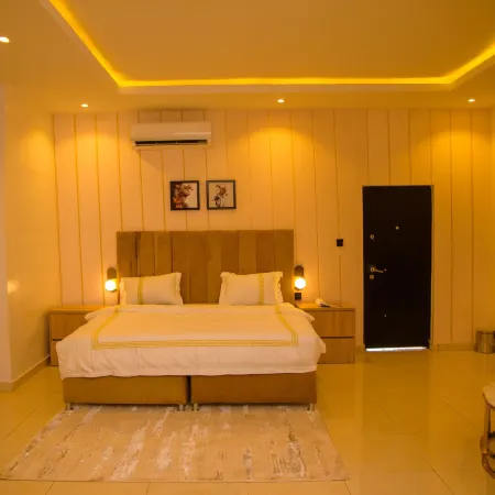 El Castillo Homes