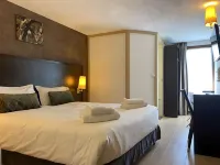 Shelder Hôtel - Cherbourg EN Cotentin - Equeurdreville فنادق في Equeurdreville-Hainneville