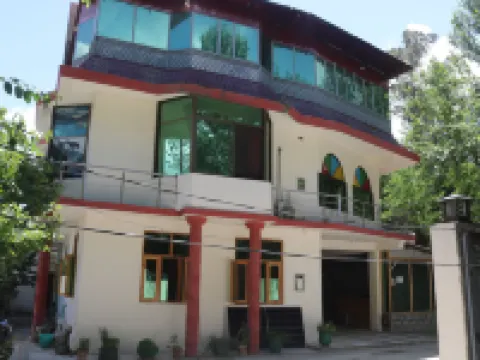 Blossom Guest House Gilgit Hotéis em Gilgit