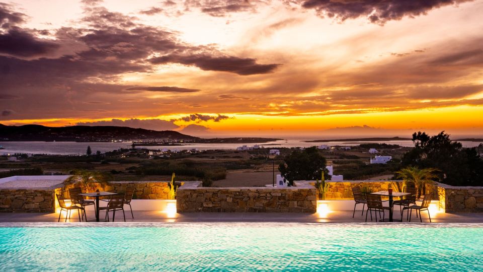 Kouros Blanc Resort & Suites