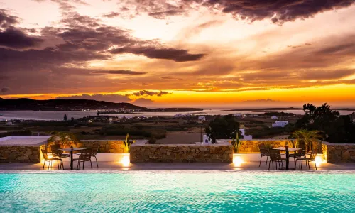 Kouros Blanc Resort & Suites