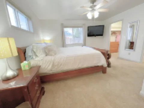 The Hideout-2Br/2BA Townhouse Near Highland!