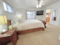 Come Enjoy the Hideout! Hotels near Christ Church