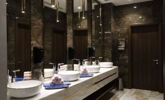 Cantonal Hotel by Warwick