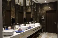 Cantonal Hotel by Warwick