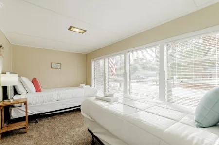 Adorable on Taylor Both Units