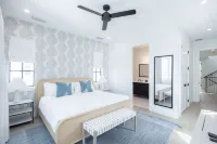 Brand New Catchlight House With Private Pool - 2-Star
