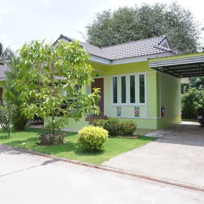 Aranya Resort Hotels near Hat Sai Ri