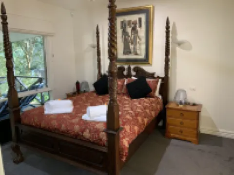 Weeroona Bed and Breakfast Hotels in Rye