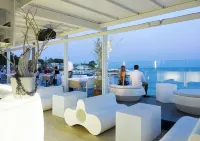 White Bay Hotels in Fontane Bianche