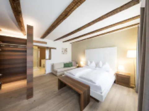 Boutique Hotel Zum Rosenbaum Hotels in Nalles