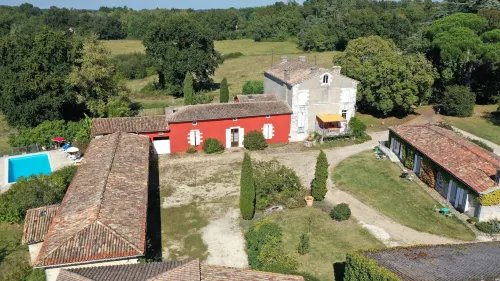 Domaine les Galards Hotels in Montlieu-la-Garde