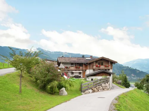 Apartment in Kaprun with Ski-in Ski-Out Access - Bungalows