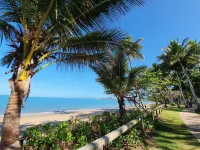 A Cozy Palm Cove Unit 3 with a Private Garden