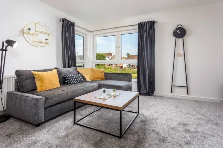 Walker Suite No82 - Donnini Apartments Отели в г. Килмарнок